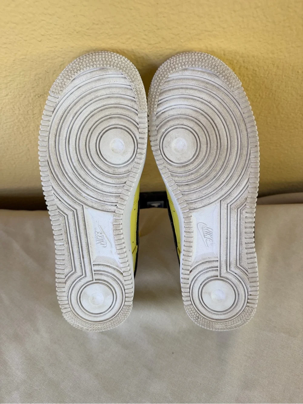 Nike Air Force 1 ‘07 LV8 Yellow Pulse Oil Slick Men’s  Size 8 EUC!